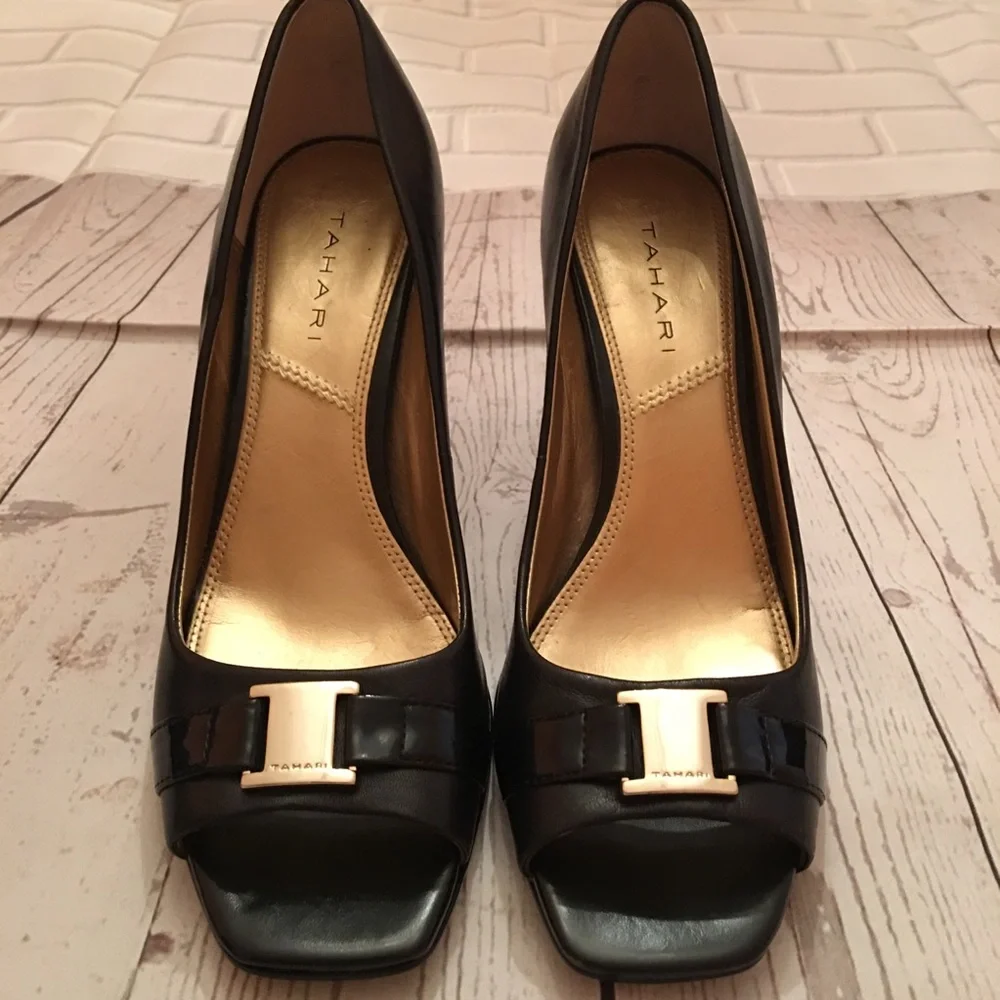 Tahari Robbie Open Toe Black Pumps Size 7 1/2 M - Picture 1 of 8